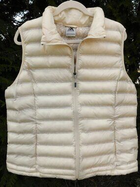Zeroxposur NWOT Cream Color Zip-Front Quilted Vest with Floral Lining